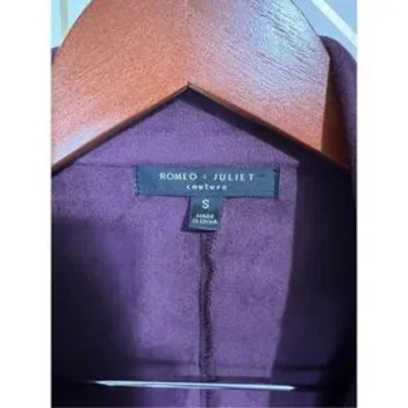 Lot- Chic Women's Clothing Bundle – Studio Tahari Black Suit, Romeo & Juliet - Picture 12 of 16